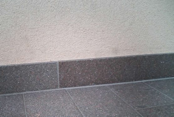 Porphyry risers and skirting