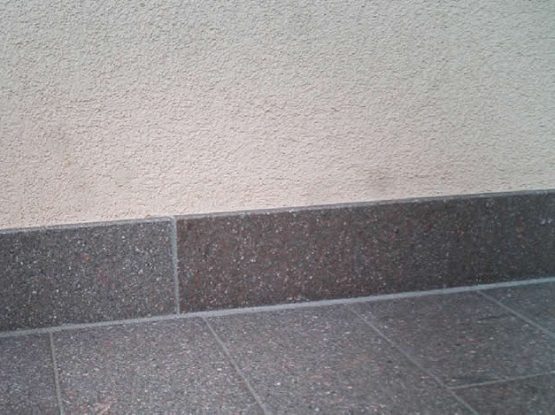 Porphyry risers and skirting